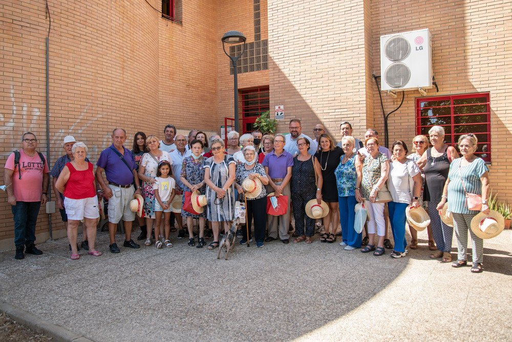 El alcalde visita el Hogar de Mayores Trajano en La Antigua y anuncia ...